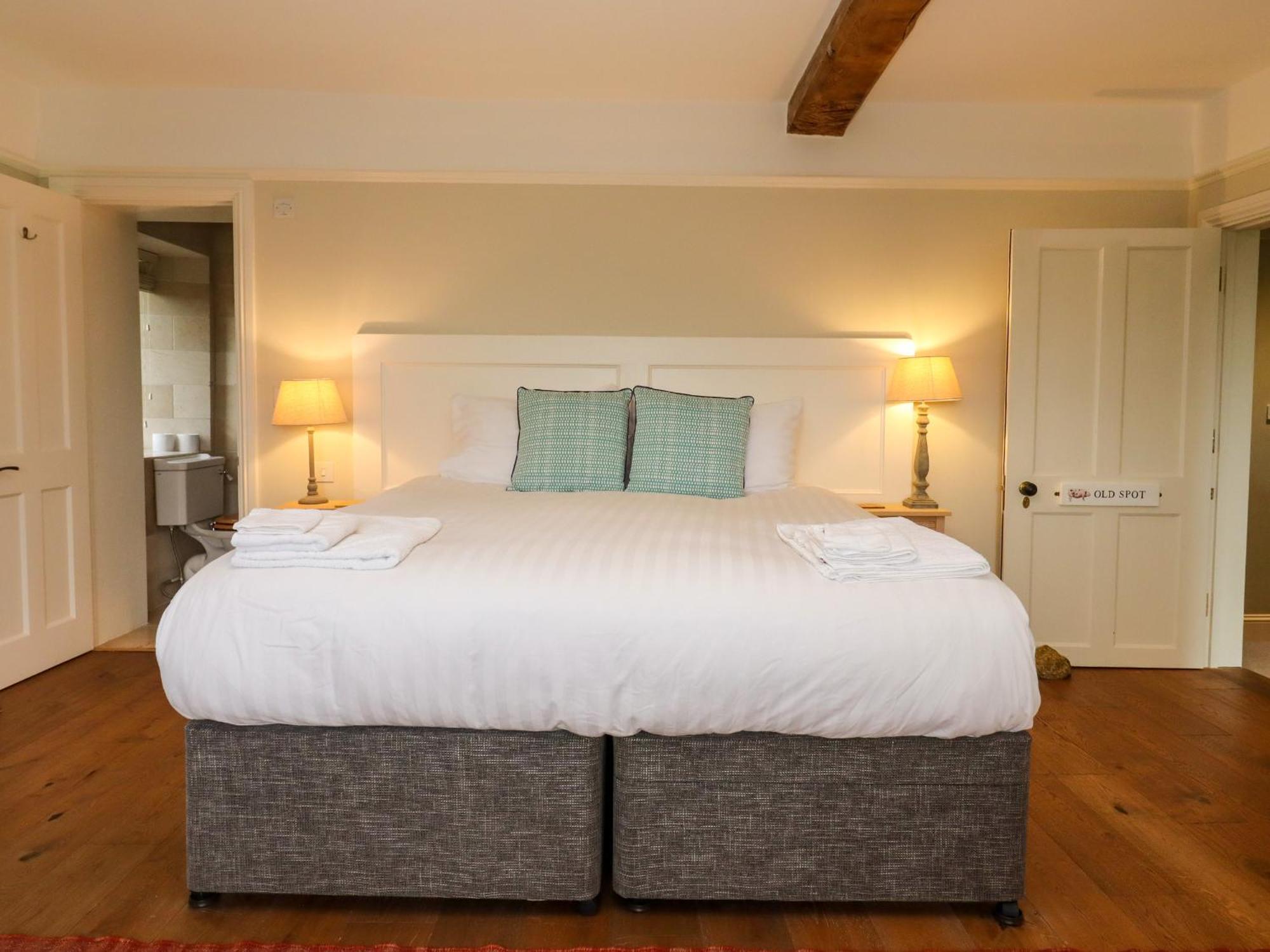 Hammonds Farmhouse Stroud  Bagian luar foto